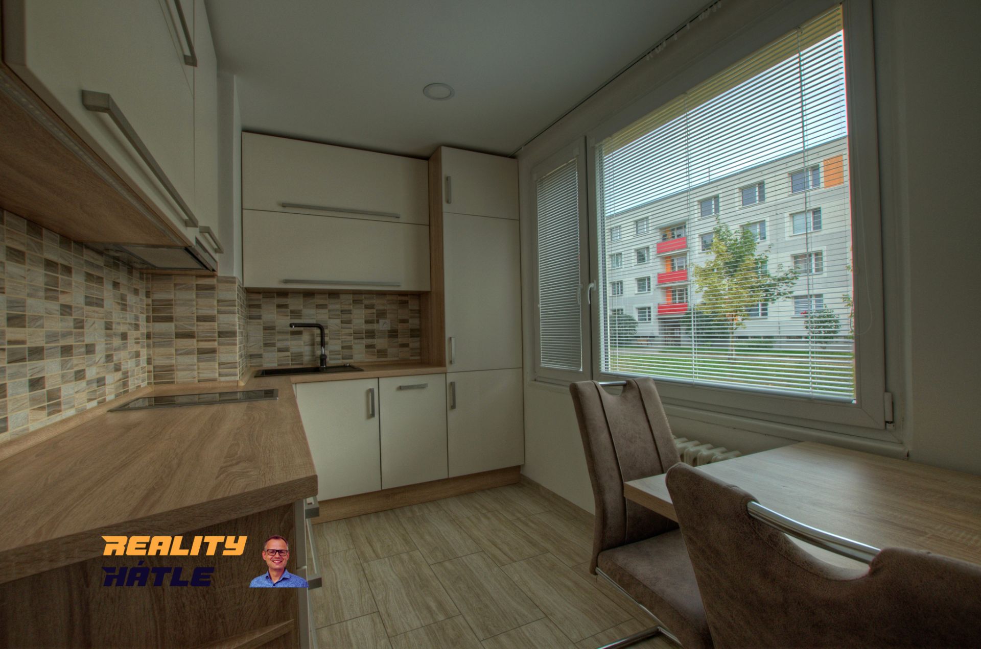 PRONÁJEM BYTU 2+1 / HRADEC KRÁLOVÉ